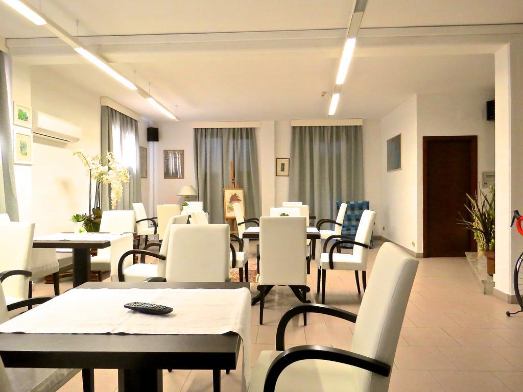 Hotel Rosmarina Marina di Grosseto Exterior photo